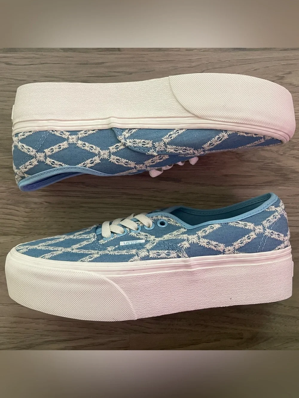 Vans Denim Stackform Blue Floral White Embroidered Platform Sneakers - Women’s 8